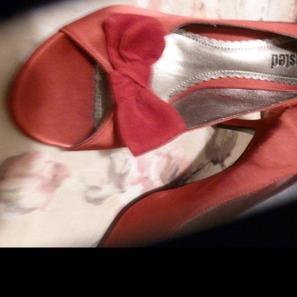 Unlisted Red  Peep Toe Heels with Bow  sz 10 NWOP - Picture 3 of 15